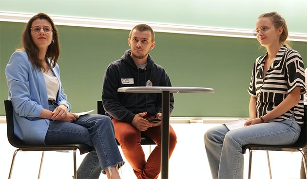 Etudiants membres de l'Assemblée