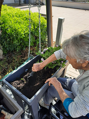 Tripluch fait se rencontrer les gens autour de la terre et du compostage.