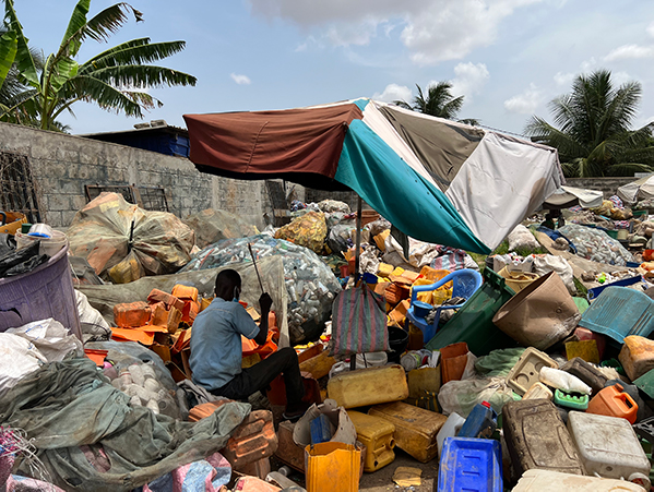 Les déchets plastiques pourraient être une ressources pour les foyers. (©Valentine Delbruel)